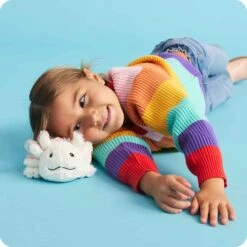 Axolotl Warmies Junior 13 Axolotl Warmies Junior -Warmies Warmies Lifestyle Q4 2023 26582 Retouch 2