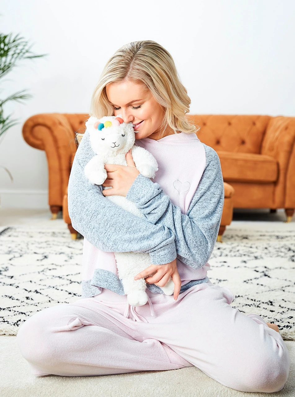 Warmies Cream Llama 3D Novelty Midi Hot Water Bottle 8 Warmies Cream Llama 3D Novelty Midi Hot Water Bottle - Image 8